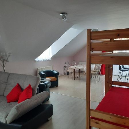 Fitt Apartman Ленти Екстериор снимка