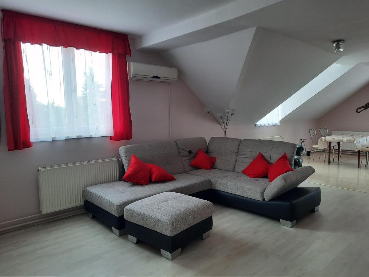 Fitt Apartman Ленти Екстериор снимка