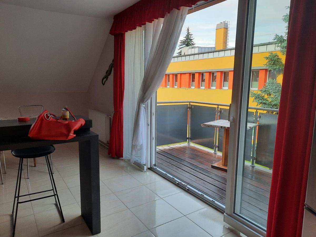 Fitt Apartman Ленти Екстериор снимка