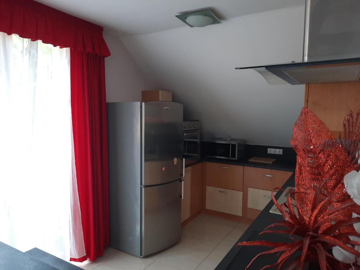 Fitt Apartman Ленти Екстериор снимка